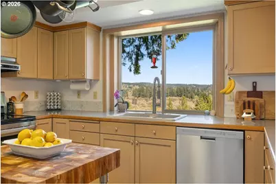 32501 NW Eagle Crest Dr, Ridgefield, WA 98642 - Photo 8