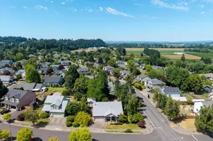 1915 NW Cascade Heights Dr, Albany, OR 97321 - Photo 12