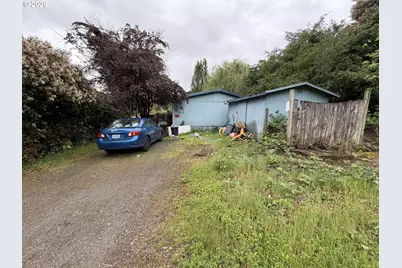 521 NW Harrison St, Canyonville, OR 97417 - Photo 2