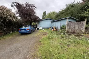521 NW Harrison St, Canyonville, OR 97417 - Photo 2