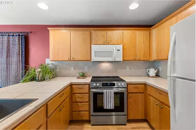 20164 SW Bernice Ln, Beaverton, OR 97007 - Photo 10