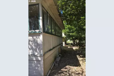 1411 NE Tillamook St, Portland, OR 97212 - Photo 4
