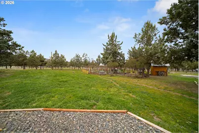 2260 SE Highland Rd, Prineville, OR 97754 - Photo 4