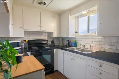 577 S Nehalem St, Clatskanie, OR 97016 - Photo 18