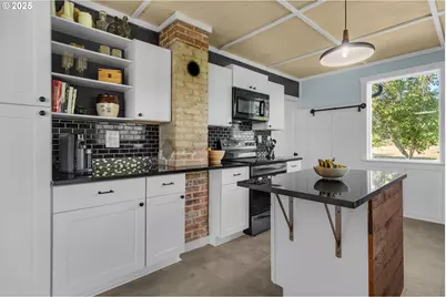 90635 Spring Rd, Astoria, OR 97103 - Photo 20