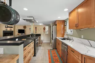 637 SE Linn St, Portland, OR 97202 - Photo 6