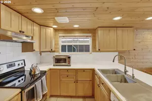 13022 NW Marina Way, Portland, OR 97231 - Photo 12