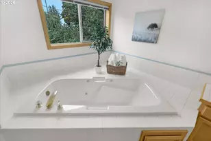 1514 NE Marine Dr, Portland, OR 97211 - Photo 32