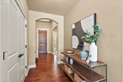 9904 NW Wayne Ln, Portland, OR 97229 - Photo 4