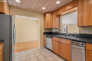 221 Alder St, Brookings, OR 97415 - Photo 12