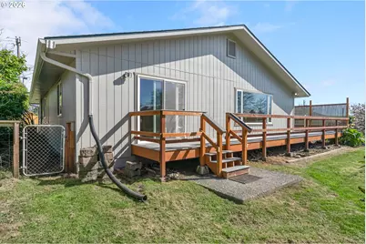 221 Alder St, Brookings, OR 97415 - Photo 32
