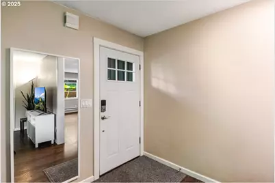 6926 SE Deardorff Rd, Portland, OR 97236 - Photo 4