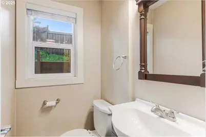 6926 SE Deardorff Rd, Portland, OR 97236 - Photo 20