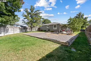 1049 W Hartley Ave, Hermiston, OR 97838 - Photo 26