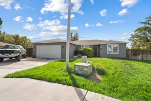 1049 W Hartley Ave, Hermiston, OR 97838 - Photo 2