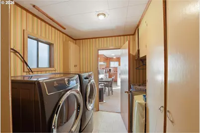 650 Franklin Ave, Bandon, OR 97411 - Photo 32