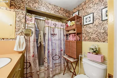 650 Franklin Ave, Bandon, OR 97411 - Photo 24