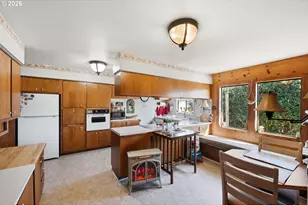 650 Franklin Ave, Bandon, OR 97411 - Photo 16