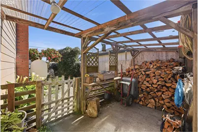 650 Franklin Ave, Bandon, OR 97411 - Photo 44