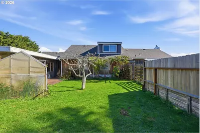 650 Franklin Ave, Bandon, OR 97411 - Photo 40