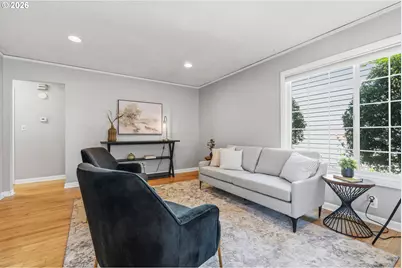 9218 SE Washington St, Portland, OR 97216 - Photo 6