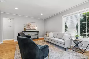 9218 SE Washington St, Portland, OR 97216 - Photo 6