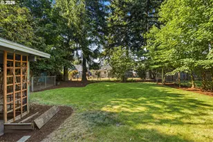 9218 SE Washington St, Portland, OR 97216 - Photo 24