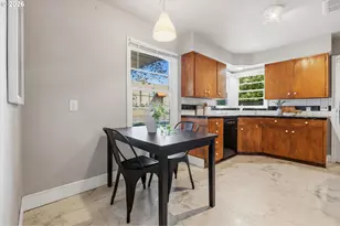 9218 SE Washington St, Portland, OR 97216 - Photo 8
