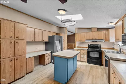 5810 NW Odin Falls Way, Redmond, OR 97756 - Photo 6