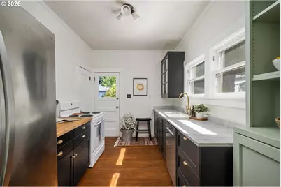 4030 NE 79th Ave, Portland, OR 97213 - Photo 8