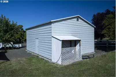 695 Glengary Loop Rd, Roseburg, OR 97470 - Photo 30