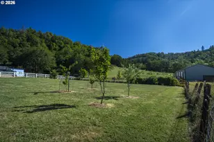 695 Glengary Loop Rd, Roseburg, OR 97470 - Photo 36