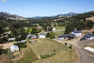 695 Glengary Loop Rd, Roseburg, OR 97470 - Photo 48