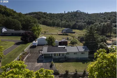695 Glengary Loop Rd, Roseburg, OR 97470 - Photo 44