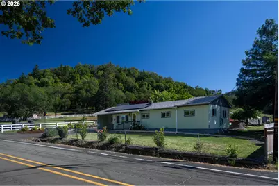 695 Glengary Loop Rd, Roseburg, OR 97470 - Photo 2