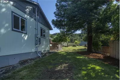 695 Glengary Loop Rd, Roseburg, OR 97470 - Photo 28