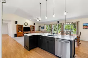 3390 McCarthy Dr, Hood River, OR 97031 - Photo 8