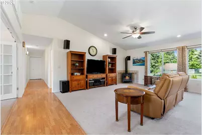 3390 McCarthy Dr, Hood River, OR 97031 - Photo 6