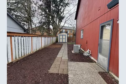 16002 NE Hancock St, Portland, OR 97230 - Photo 18