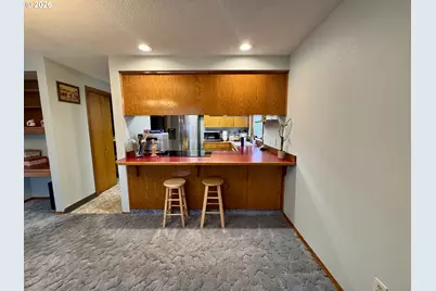 16002 NE Hancock St, Portland, OR 97230 - Photo 8