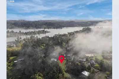 2432 NE 36th Dr, Lincoln City, OR 97367 - Photo 12