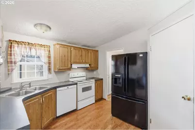 5050 Columbus St SE #123, Albany, OR 97322 - Photo 22