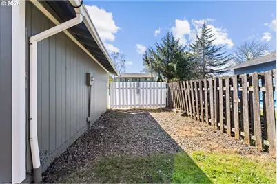 5687 SE Lloyd St, Milwaukie, OR 97222 - Photo 28