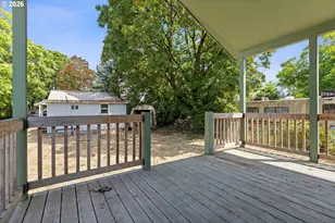 10246 SE Liebe St, Portland, OR 97266 - Photo 16