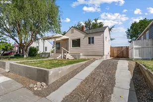 561 E Ridgeway Ave, Hermiston, OR 97838 - Photo 2