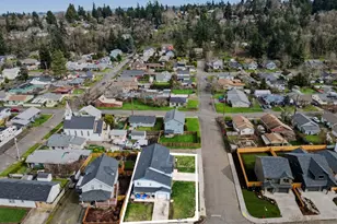 301 S Drake St, Silverton, OR 97381 - Photo 4