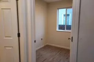 301 S Drake St, Silverton, OR 97381 - Photo 16