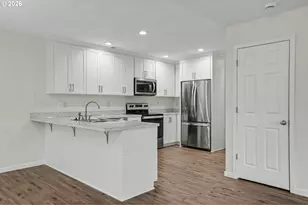 301 S 1st St St, Silverton, OR 97381 - Photo 10