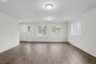 301 S 1st St St, Silverton, OR 97381 - Photo 6