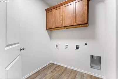 1555 Adams St, Independence, OR 97351 - Photo 18